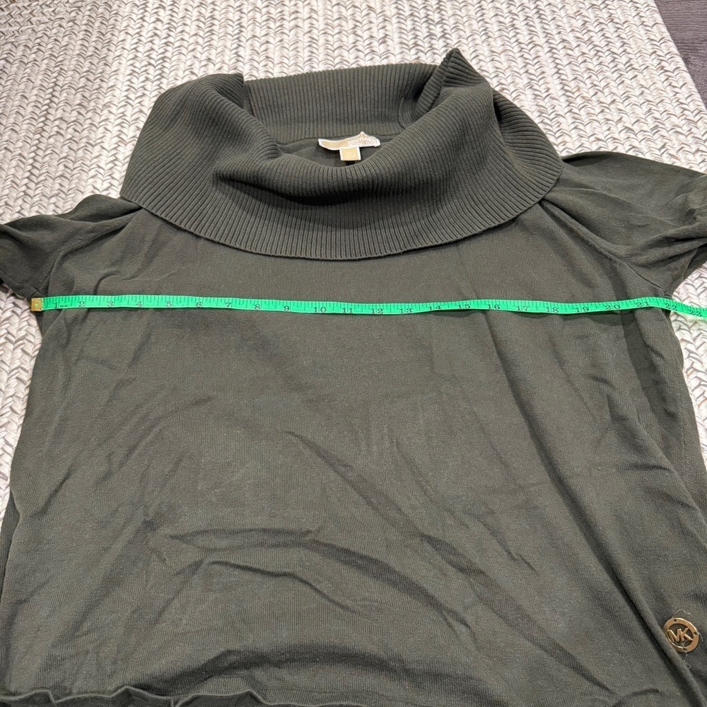 Michael Kors Green Off The Shoulder Sweater - Picture 7 of 8